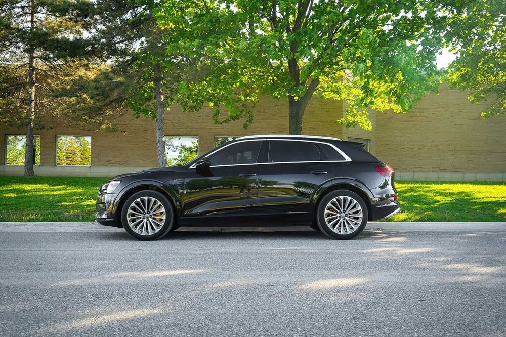 Audi e-tron      2019