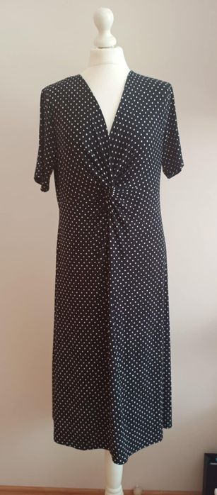 Sukienka czarna w kropki One two XXL wiskoza