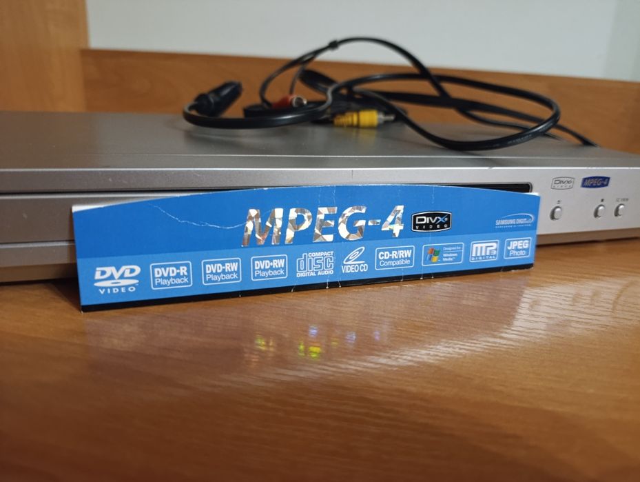 DVD  програвач Samsung P244