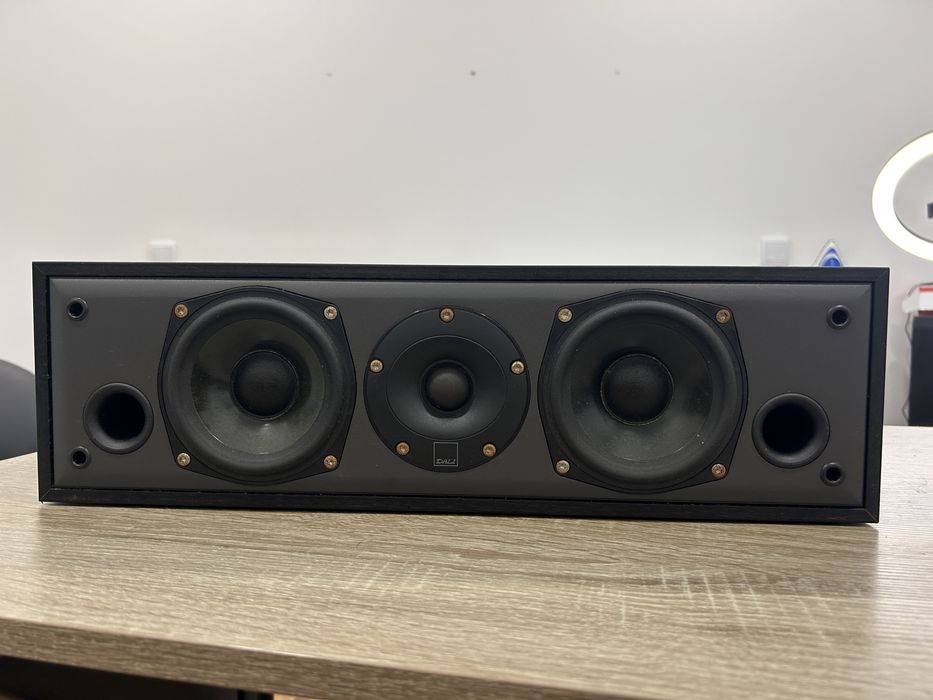Coluna de som Dali Hi-Fi central