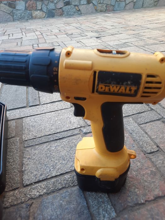 Укумуляторний шуруповерт DeWalt