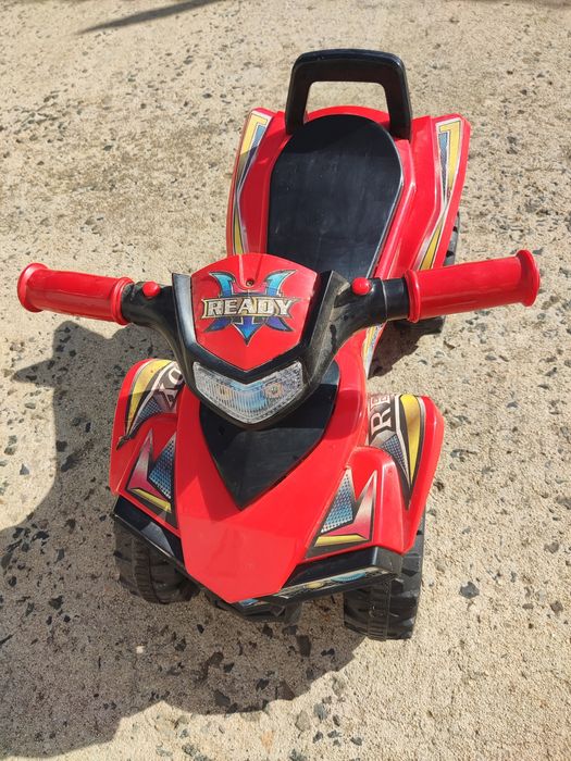 Moto 4 bebé sem bateria