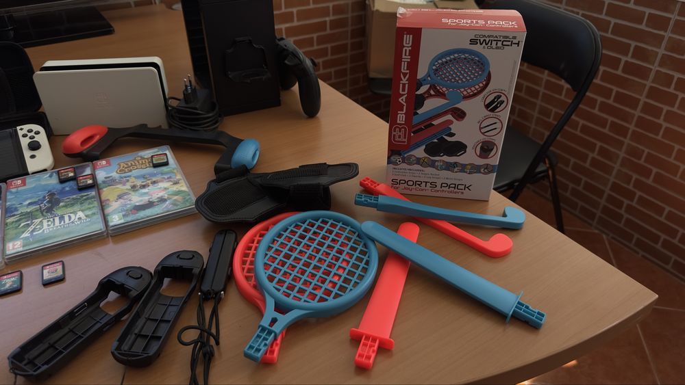Nintendo Switch OLED Branca + 7 Jogos + Muitos Acessórios – Excelente Estado