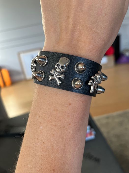 Bransoletka punk z czaszkami