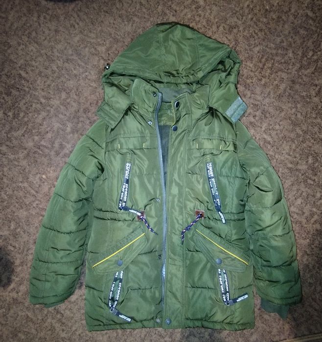 Куртка зимова (розмір 158)