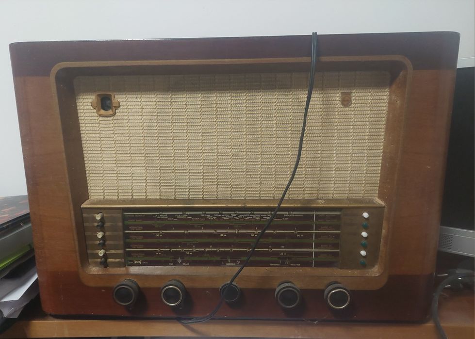 Radio antigo em bom estado a funcionar