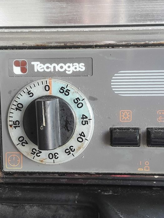 Fogão a gás marca tecnogas com forno e 4 bicos