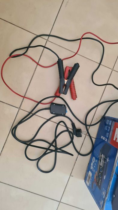 Sprzedam prostownik Einhell BT-BC 30 Blue – solidny i sprawdzony