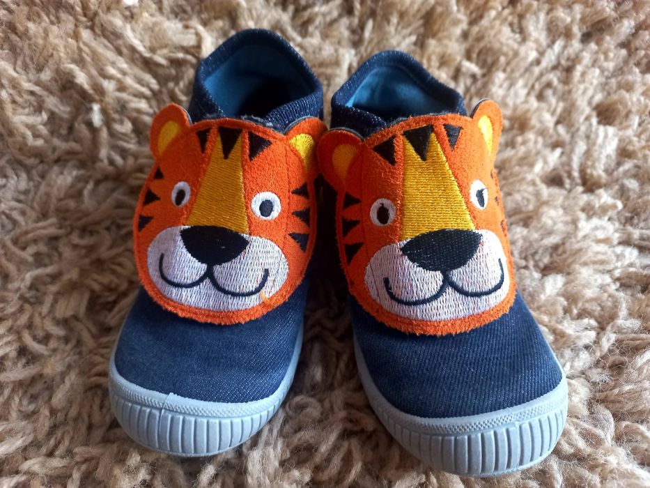 Тапки,тапочки, макасини