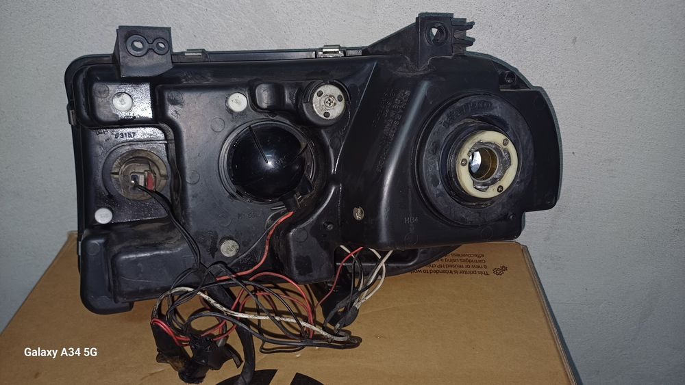 Lampa prawa chrysler 300 C  ring