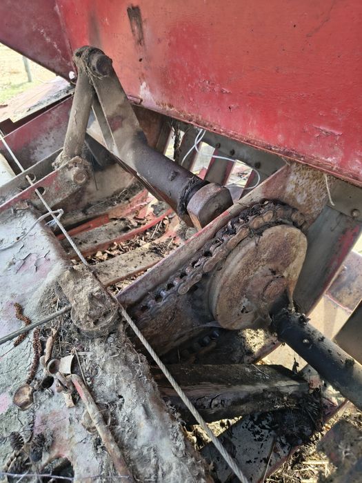 Sprzedam przyczepę samozbierającą z nożami