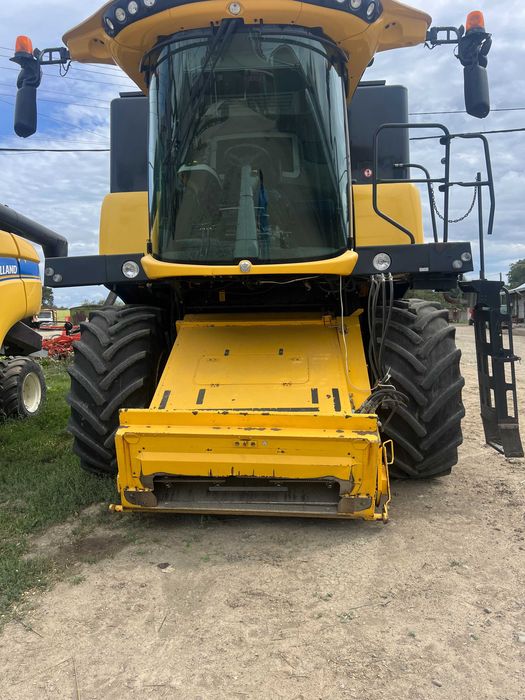 Комбайн New Holland CX 6.90