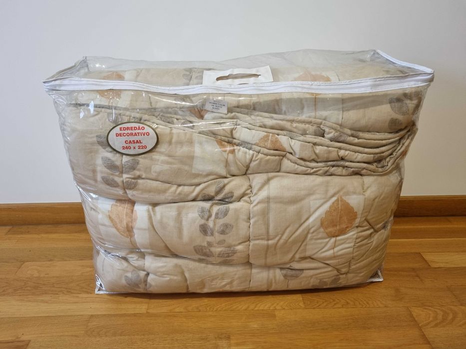 Edredão decorativo para cama de casal (2.40 m x 2.20 m)