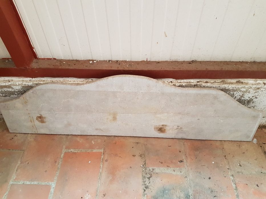 Pedra mármore credencia ou sapateira