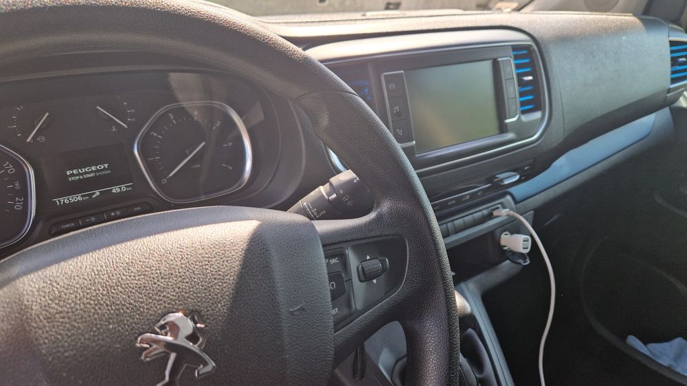 Peugeot Traveller Aloure 8 lugares