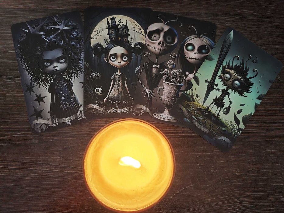 Колода таро в стиле Тима Бёртона "Шок Трайб" Shock Tribe Tarot. В премиум коробке.