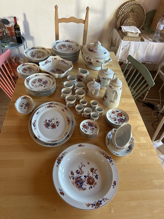 Vendo serviço Vista Alegre completo e impecável