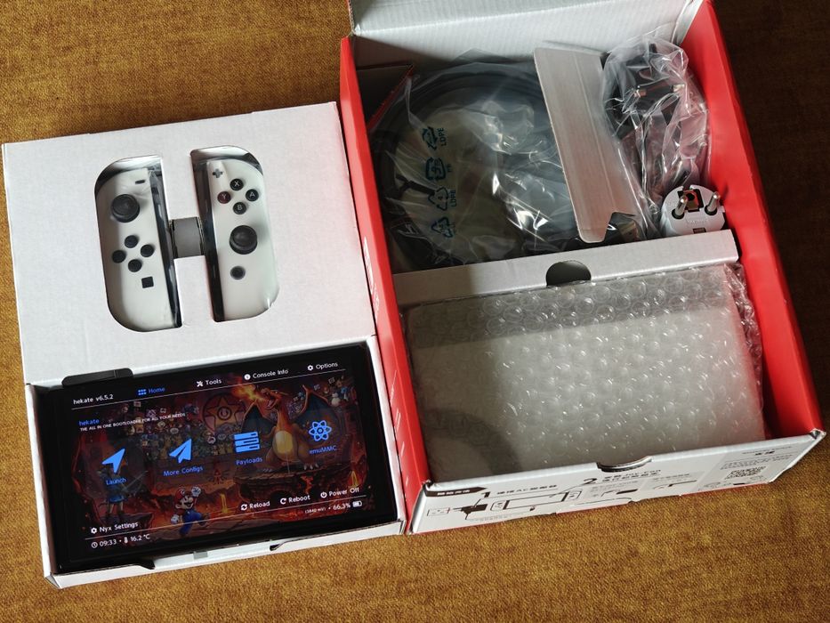 NOWA Nintendo Switch OLED przerobiona CFW PICOFLY + karta 512gb ZESTAW