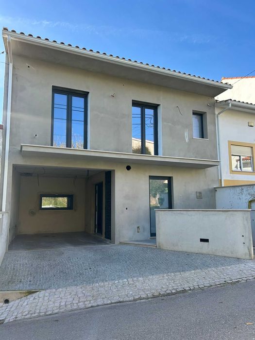 Moradia T3 Totalmente Recuperada para venda - Alcobaça