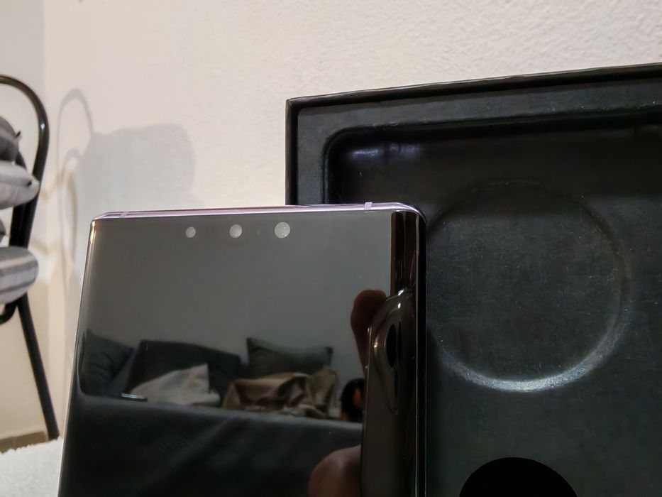 Smartphone Huawei Mate 30 Pro em estado irrepreensível
