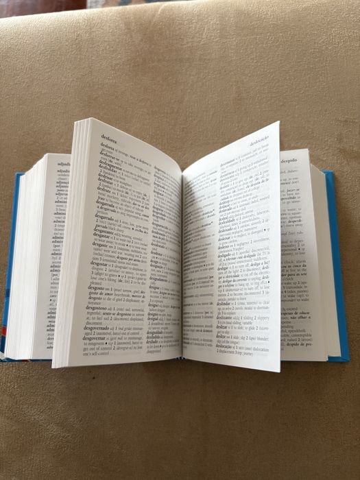 Dicionário de Inglês - Português Português - Inglês