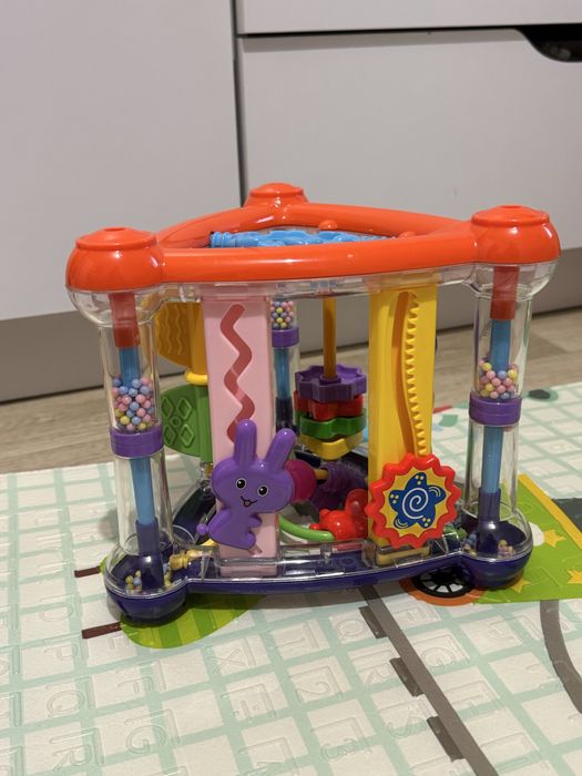 Бізі трикутник мультибокс