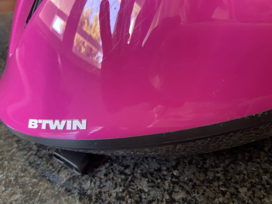 Capacete de menina em bom estado