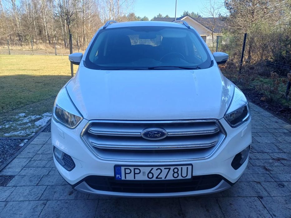 Ford Kuga Piękna i bezwypadkowa. Czyste raporty