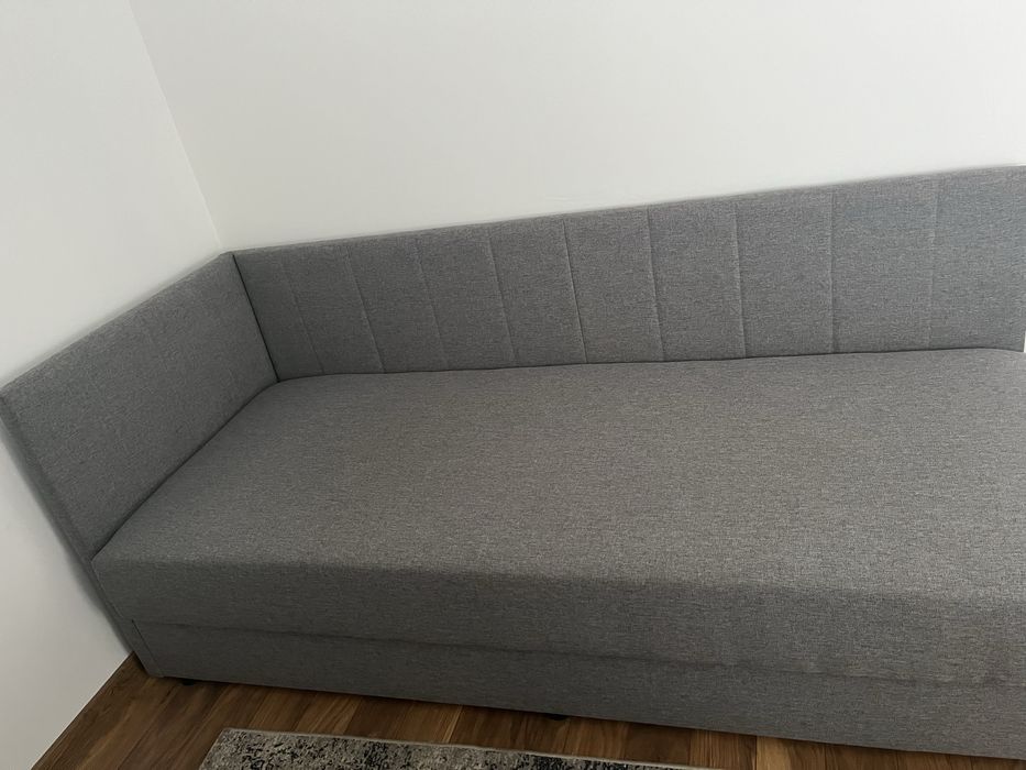 Łożko tapczan  prawie nowe  w kolorze szarym