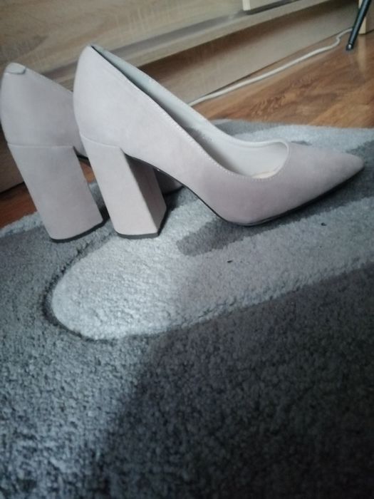Buty na sprzedaż