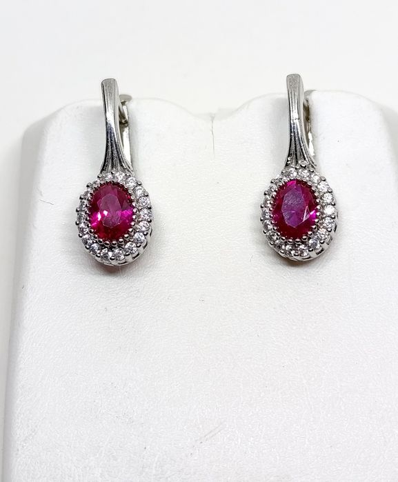 Kolczyki wiszące z cyrkonią w rubinowym kolorze Srebro 925
