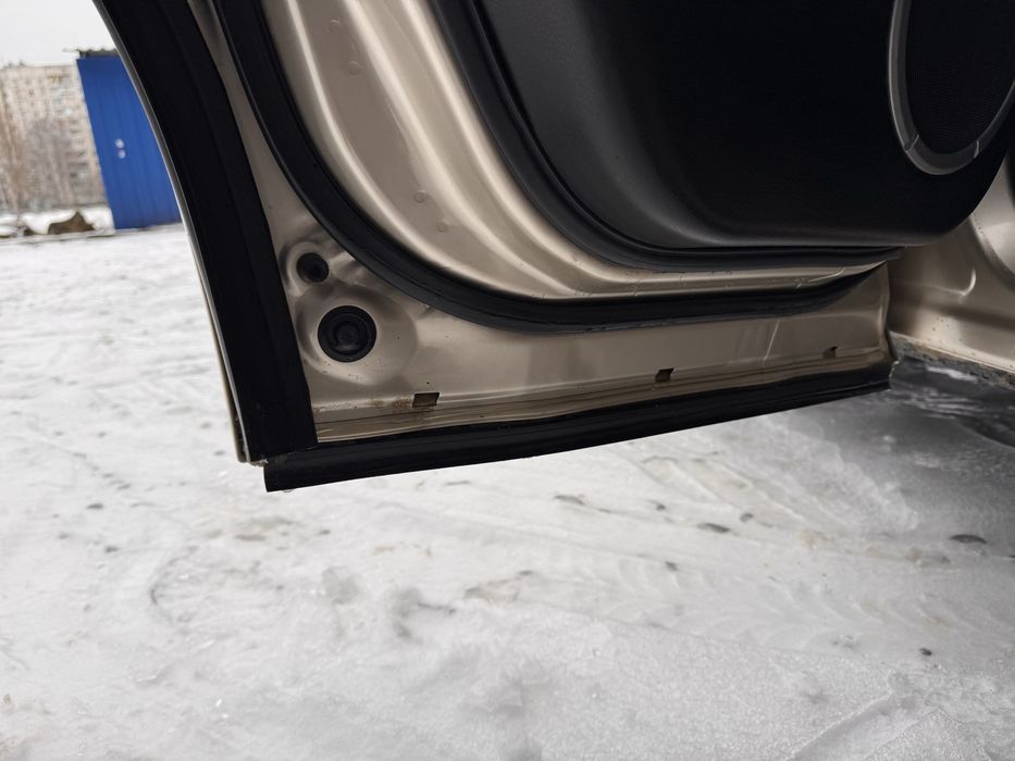 Продается SUZUKI GRAND VITARA 2008 год  рестайлинговая 2.4 бензин 4x4