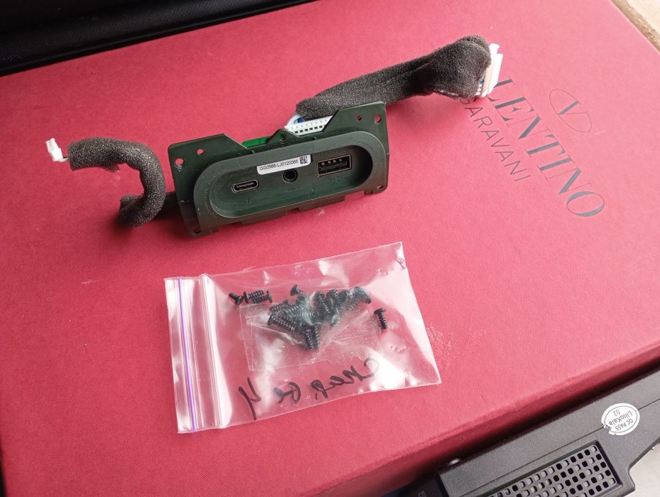 JBL Charge 4 розборка GG/плата,і шурупи болтики