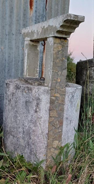 Poço em cimento de jardim