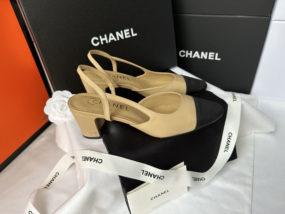 Czółenka Chanel beige leather
