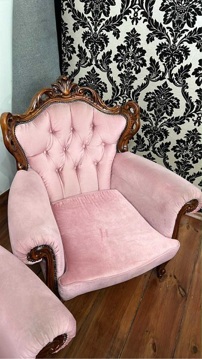 Zestaw mebli w stylu Ludwik