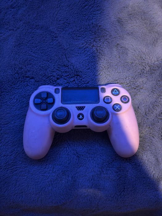 Ps4 pro +2 comandos +gta 5