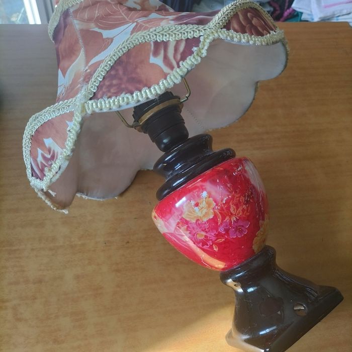 Порцелянова лампа