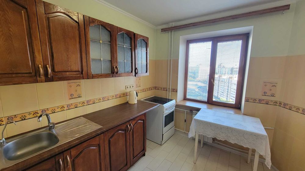 Тимошенко 13А, Левка Лукьяненко 13А