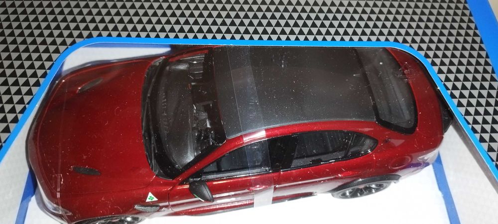 Bburago ALFA ROMEO GIULIA GTA MET RED, w skali 1:18 Burago.