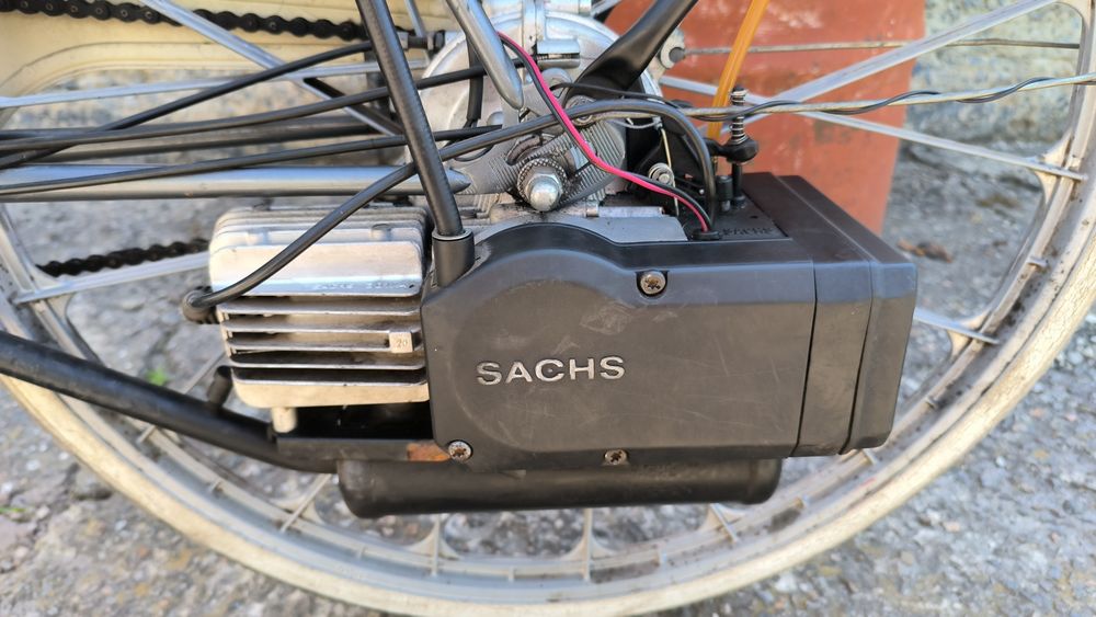 Велосипед з двигуном Sachs