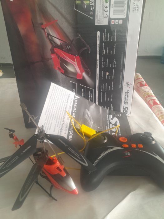 1 Helicóptero  tele.  Syma Revolt S5H. Novo