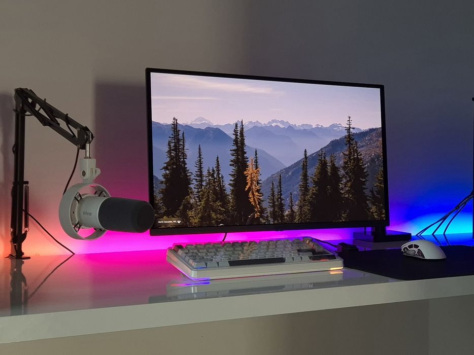 Monitor OLED 360Hz 1440p + Teclado Mecânico Wireless+ Rato Wireless + Microfone de estúdio