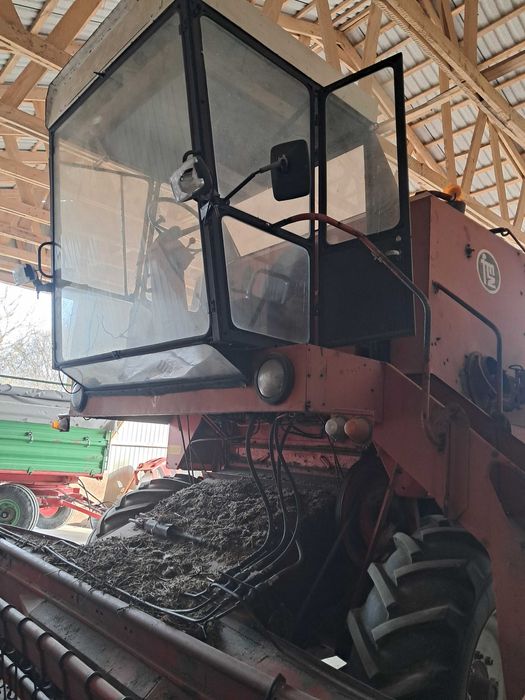 Sprzedam kombajn zbożowy bizon 056 super