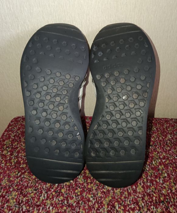 Кросівки фірми Adidas 38 розміру