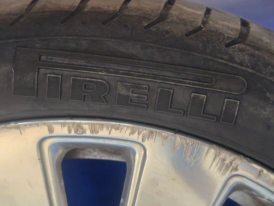 Jantes originais R19 com pneus 255/40 R19 Pirelli Audi A8 D3 EPC OEM