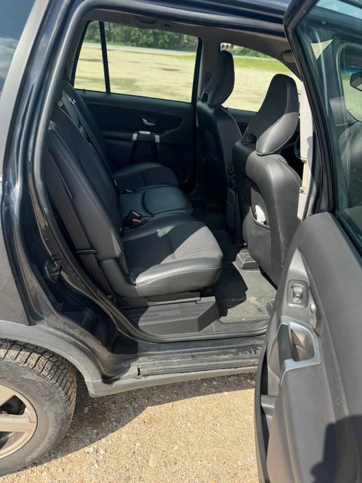 Volvo XC90,2010 рік, 2,4,7 місць,4х4