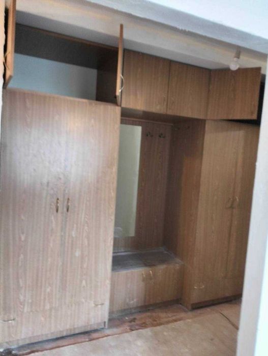 Шафа у гарному стані , світла