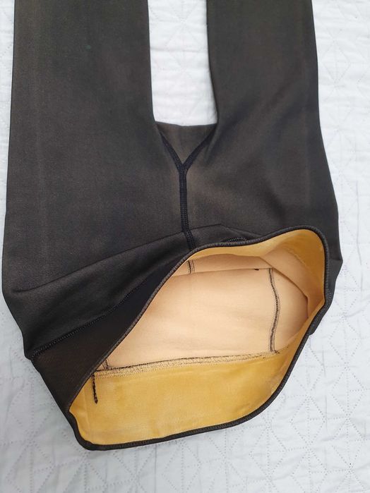 Rajstopy ocieplane z polarem czarne w kropki 200/80 den
