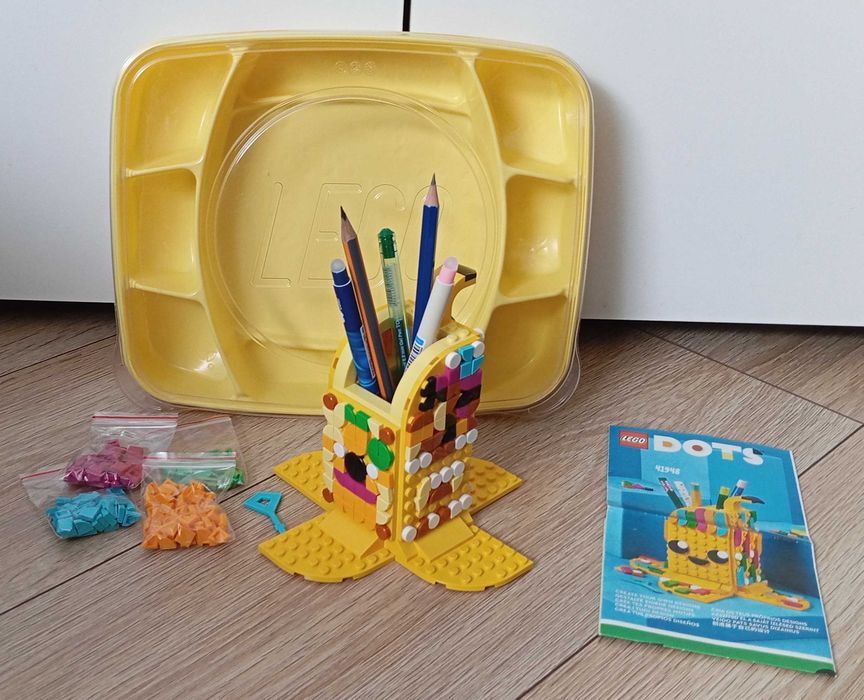 Lego Dots - 41948 Banan pojemnik na długopisy, 41934 - Bransoletki